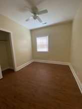 9010 S Commercial Ave in Chicago, IL - Building Photo - Building Photo