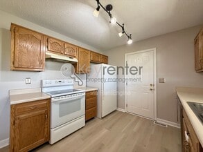 103 Cedar Tree Ln in Rossville, GA - Foto de edificio - Building Photo