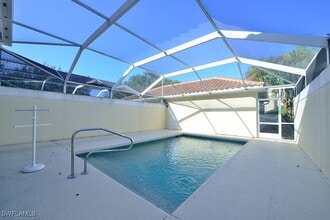6250 Towncenter Cir in Naples, FL - Building Photo - Building Photo