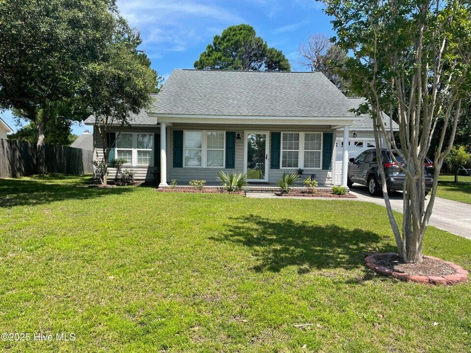 5613 W Chop Way in Wilmington, NC - Building Photo