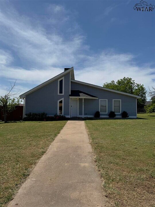 4301 Edgehill in Wichita Falls, TX - Building Photo