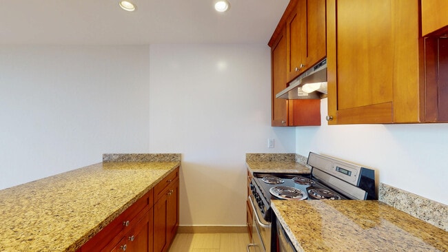 653 Kansas St in San Francisco, CA - Building Photo - Building Photo