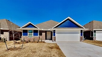 9105 NW 127th St in Yukon, OK - Building Photo