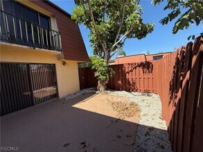 1520 Park Meadows Dr in Ft. Myers, FL - Building Photo - Building Photo