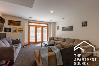 2743 N Southport Ave, Unit 1N in Chicago, IL - Building Photo - Building Photo
