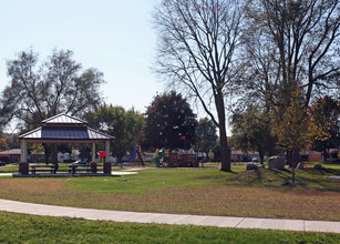 Parkview Terrace Apartments in Mishawaka, IN - Building Photo - Building Photo