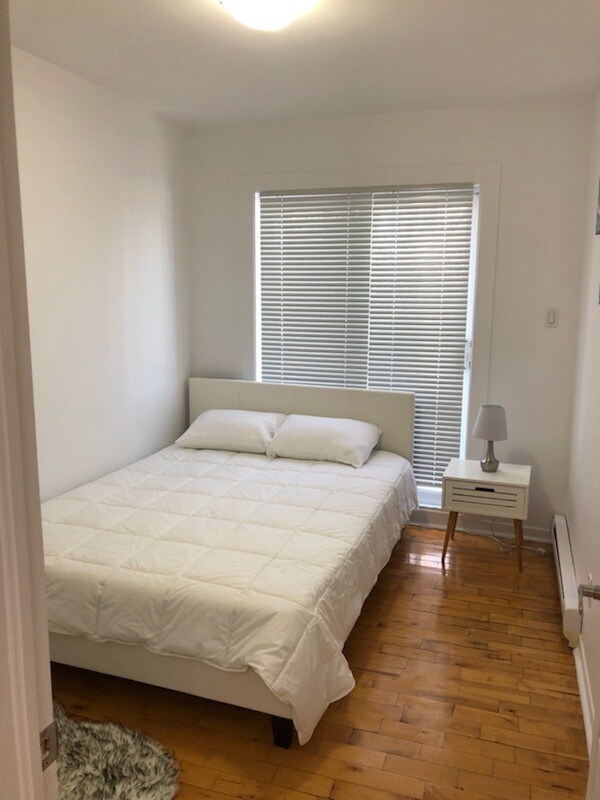 4399 Saint Laurent Boul in Montréal, QC - Building Photo - Building Photo