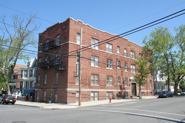 213 State St in Perth Amboy, NJ - Building Photo - Building Photo