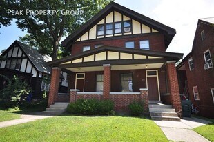 2074 Summit St in Columbus, OH - Building Photo