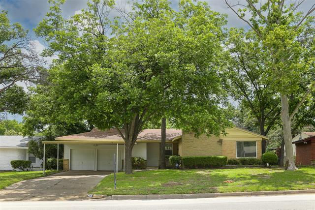 4825 Trail Lake Dr in Fort Worth, TX - Building Photo