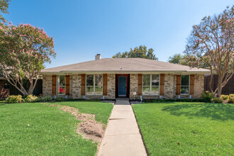 4444 Denver Dr in Plano, TX - Foto de edificio - Building Photo