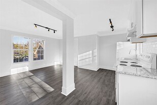 1633 Fourcade St in Houston, TX - Building Photo