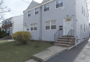 714-718 Ogden St in Elizabeth, NJ - Building Photo - Building Photo