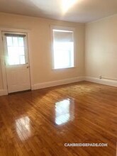 14 Centre St in Cambridge, MA - Foto de edificio - Building Photo