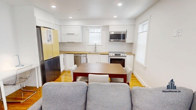 36 Shepard St in Boston, MA - Building Photo - Building Photo