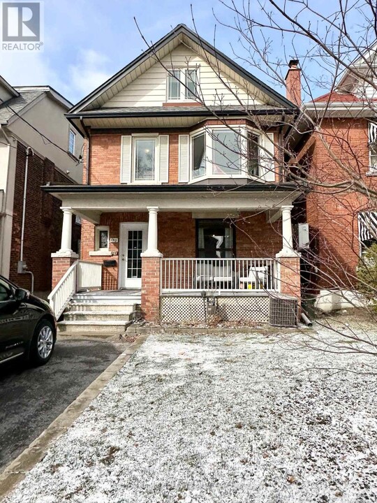 150 Mavety St in Toronto, ON - Building Photo