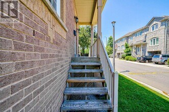 5535-5535 Glen Erin Dr in Mississauga, ON - Building Photo - Building Photo