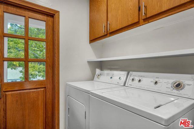 10281 Dunleer Dr in Los Angeles, CA - Building Photo - Building Photo