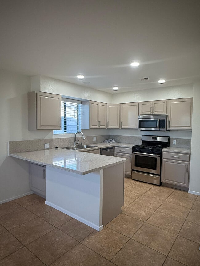 79251 Ave 42 in Bermuda Dunes, CA - Building Photo - Building Photo