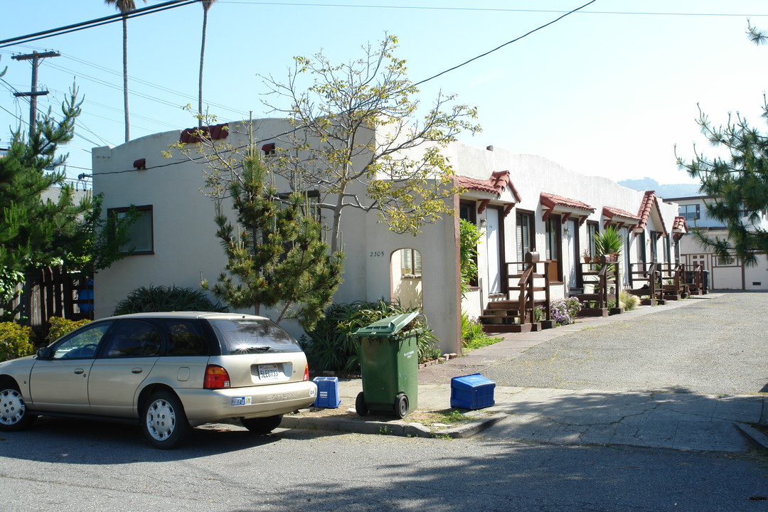 2305 Acton St in Berkeley, CA - Building Photo