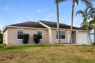 1576 SW Pitts Ave in Port St. Lucie, FL - Building Photo - Building Photo