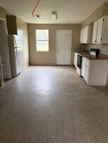 413 Hickory St in Pineville, LA - Building Photo