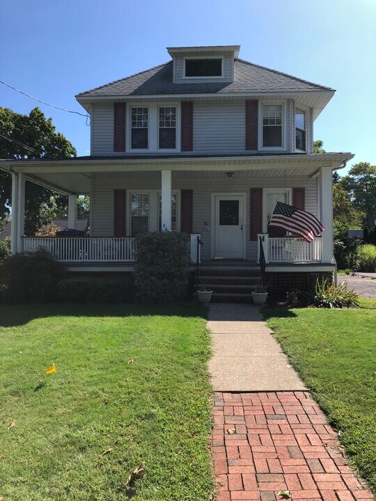 264 Morse Ave in Wyckoff, NJ - Building Photo