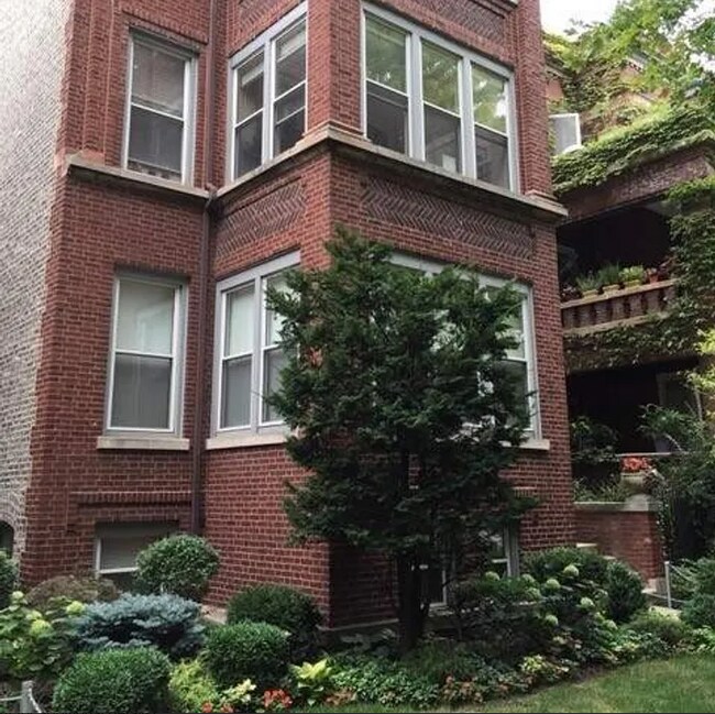 5864 N Magnolia Ave, Unit 1