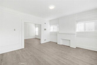 550 N Kenmore Ave in Los Angeles, CA - Foto de edificio - Building Photo