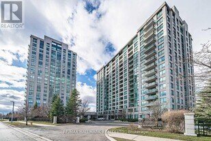 100 Promenade Cir in Vaughan, ON - Building Photo