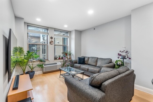 10 Regent St in Jersey City, NJ - Foto de edificio - Building Photo