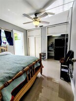 845 S Highland Dr in Hollywood, FL - Building Photo