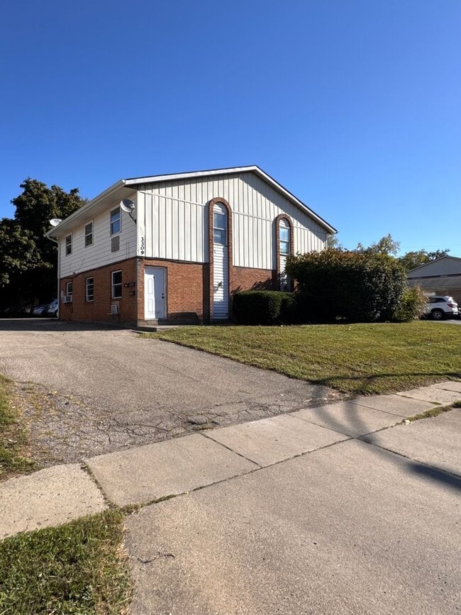 property at 3309 Roosevelt Blvd
