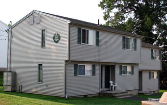 105 Greystone Rd in Waterbury, CT - Building Photo