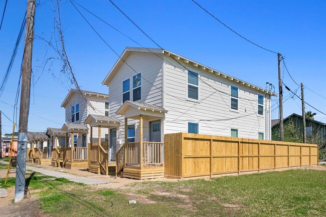 710 38th St in Galveston, TX - Foto de edificio - Building Photo