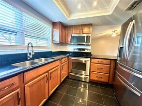 1119 Breeze Dr in Largo, FL - Building Photo - Building Photo