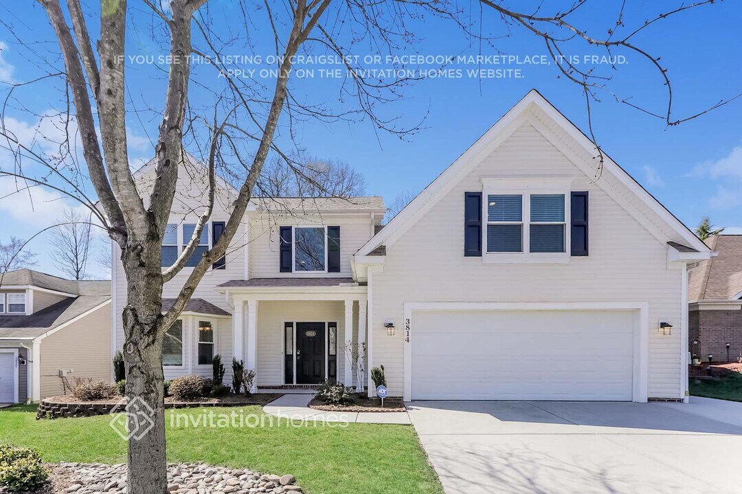 3814 Planters Watch Dr in Charlotte, NC - Foto de edificio