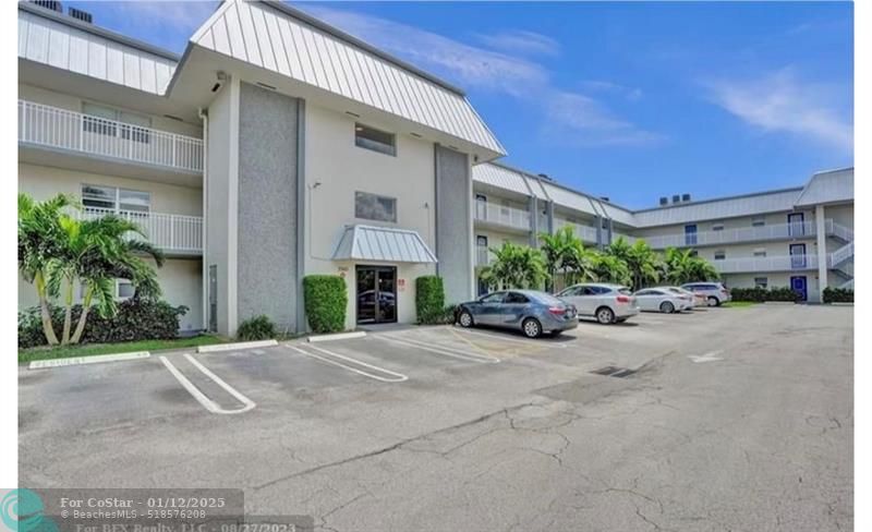 2960 Riverside Dr in Coral Springs, FL - Building Photo