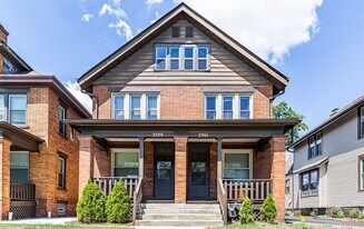 2359 Summit St in Columbus, OH - Building Photo