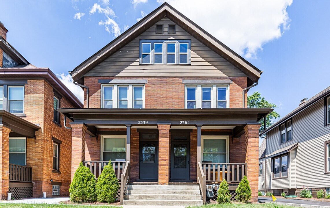 2359 Summit St in Columbus, OH - Foto de edificio
