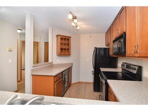 7635 Edinborough Way in Edina, MN - Building Photo - Building Photo