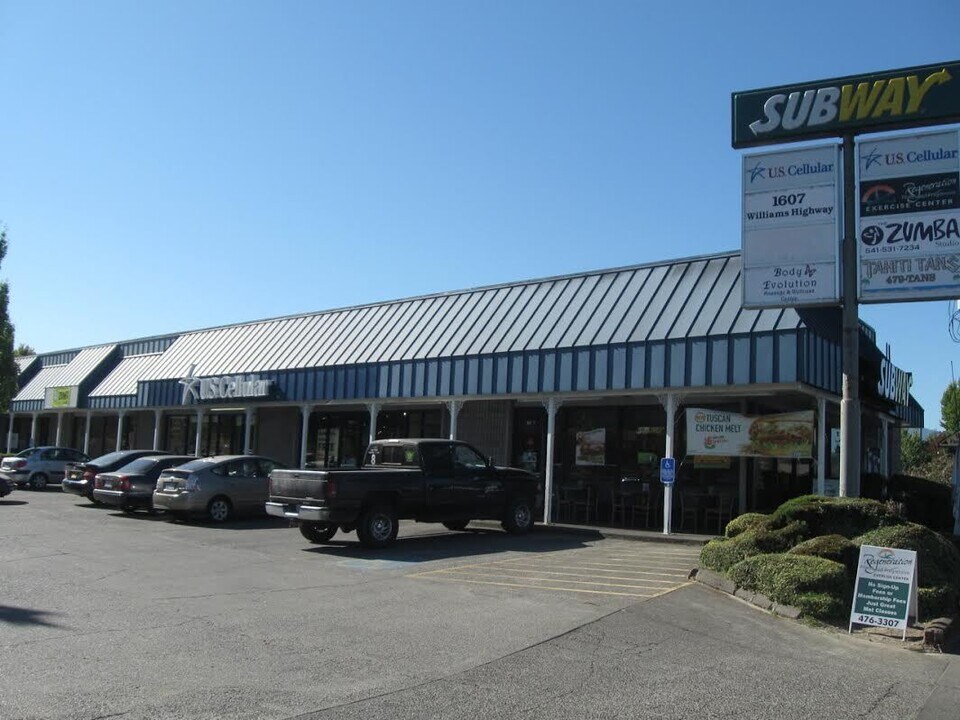 1607 Williams Hwy in Grants Pass, OR - Building Photo