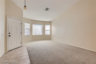 11216 Dell Cliff Ct in Las Vegas, NV - Building Photo - Building Photo