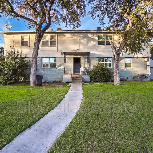 property at 2215 Riverview Dr