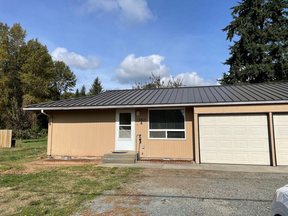13317 28th St NE in Lake Stevens, WA - Building Photo