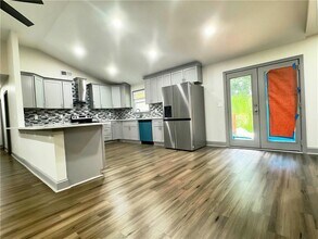 160 Maddox Rd in Buford, GA - Building Photo - Building Photo