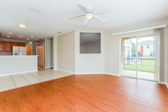 352 Beacon Harbour Loop in Bradenton, FL - Building Photo - Building Photo