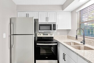 1354 Tioga Ave in Clearwater, FL - Building Photo - Building Photo