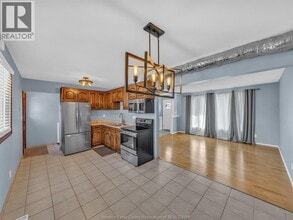 5770 Queen Elizabeth Dr in Windsor, ON - Building Photo - Building Photo