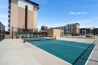 Resia Rayzor Ranch Apartments in Denton, TX - Foto de edificio - Building Photo